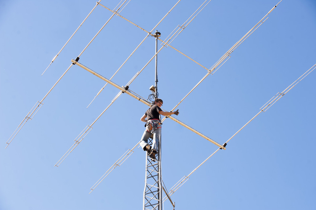 DIY Wireless Microphone Antenna Distribution Drew Brashler