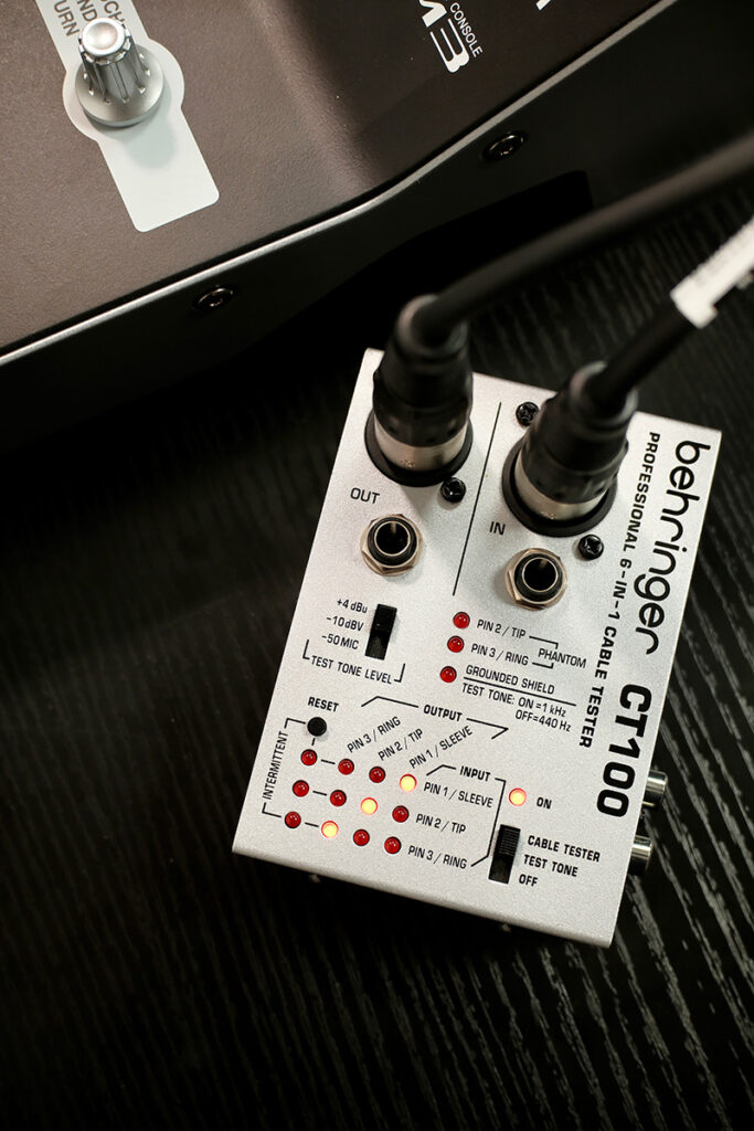 Behringer CT100 Testing an XLR Cable during an Audio Line Check