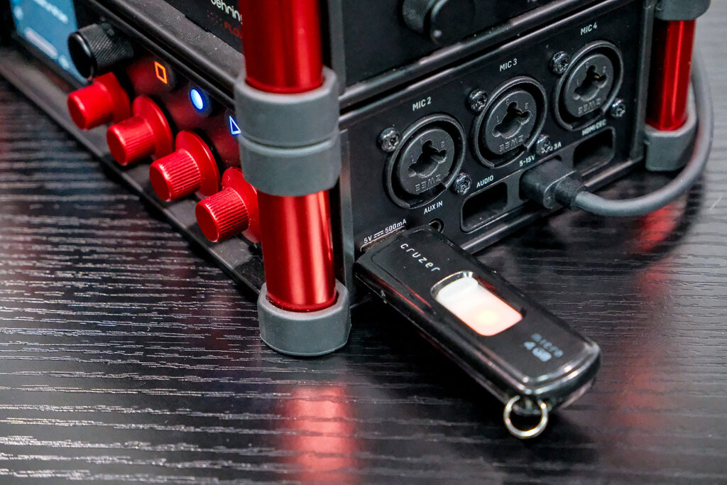 Flow 4V with a USB flash drive inserted for automatic backup - a simple but valuable safety net